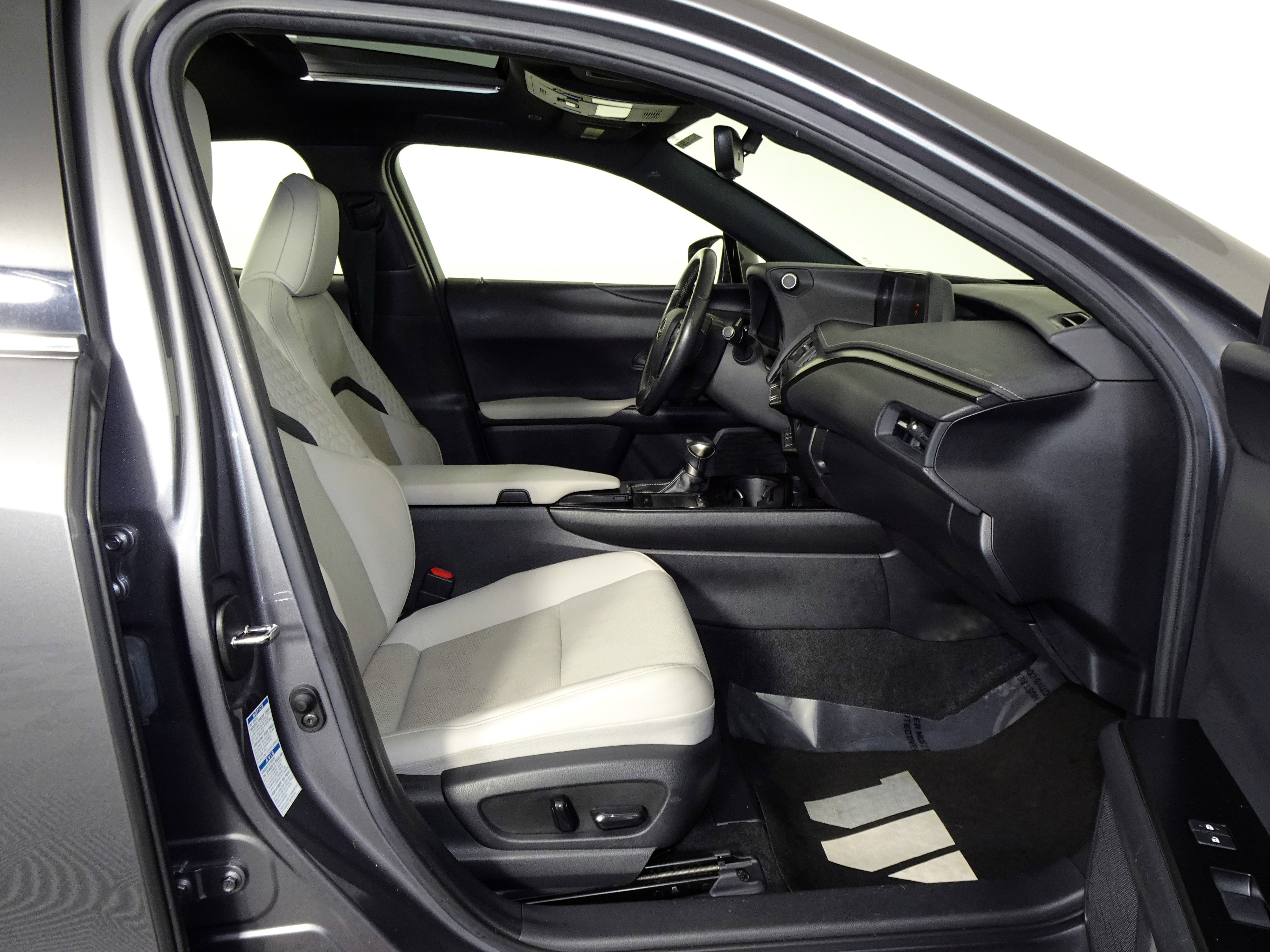 Used 2020 Lexus UX 250h w/ Premium Package image 33