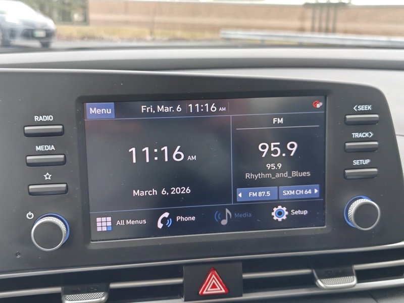 Used 2022 Hyundai Elantra SEL w/ Cargo Package image 24