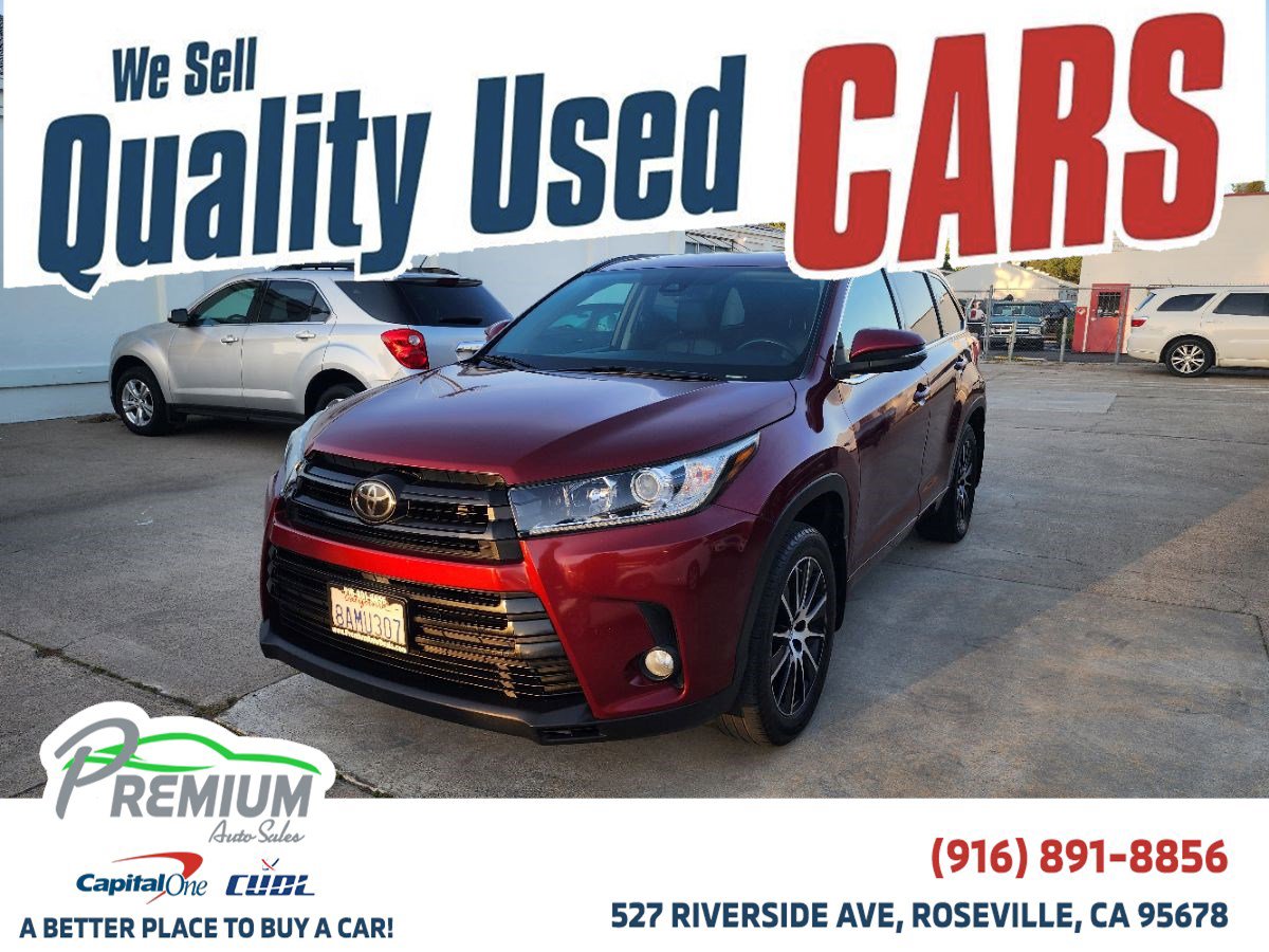 Used 2017 Toyota Highlander SE w/ Carpet Mat Package
