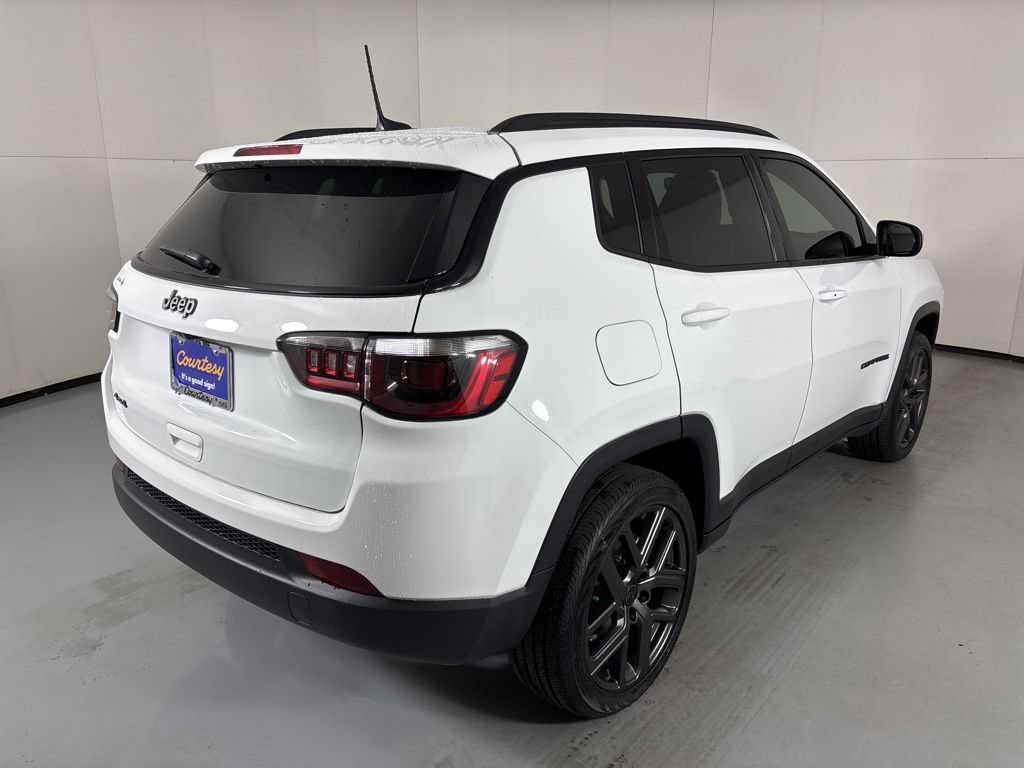 New 2026 Jeep Compass Latitude w/ Sun and Sound Group AWD/4WD image 8