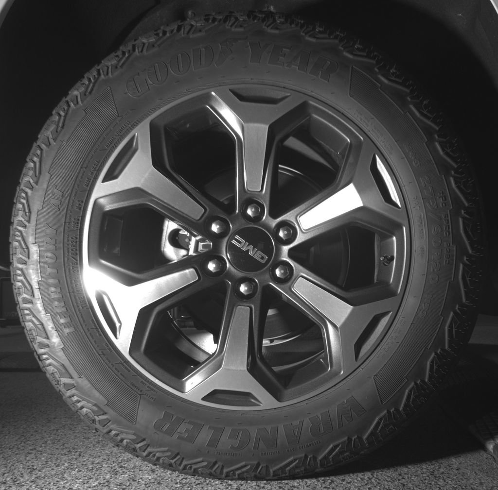 Used 2025 GMC Yukon AT4 Ultimate AWD/4WD image 13