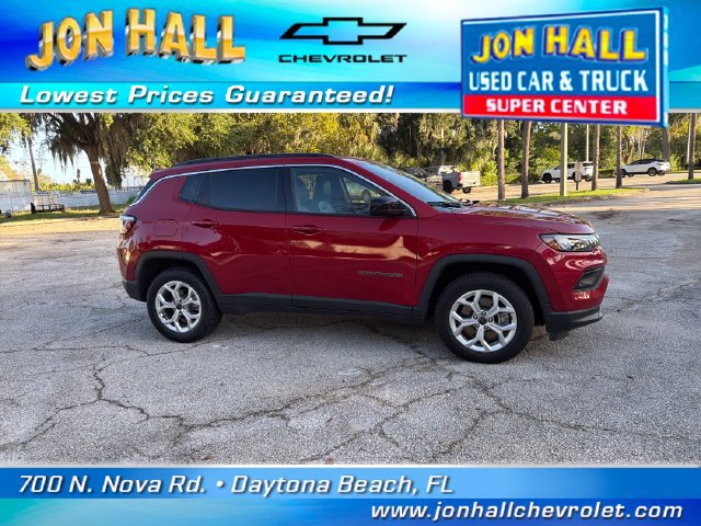 Used 2025 Jeep Compass Latitude AWD/4WD image 13