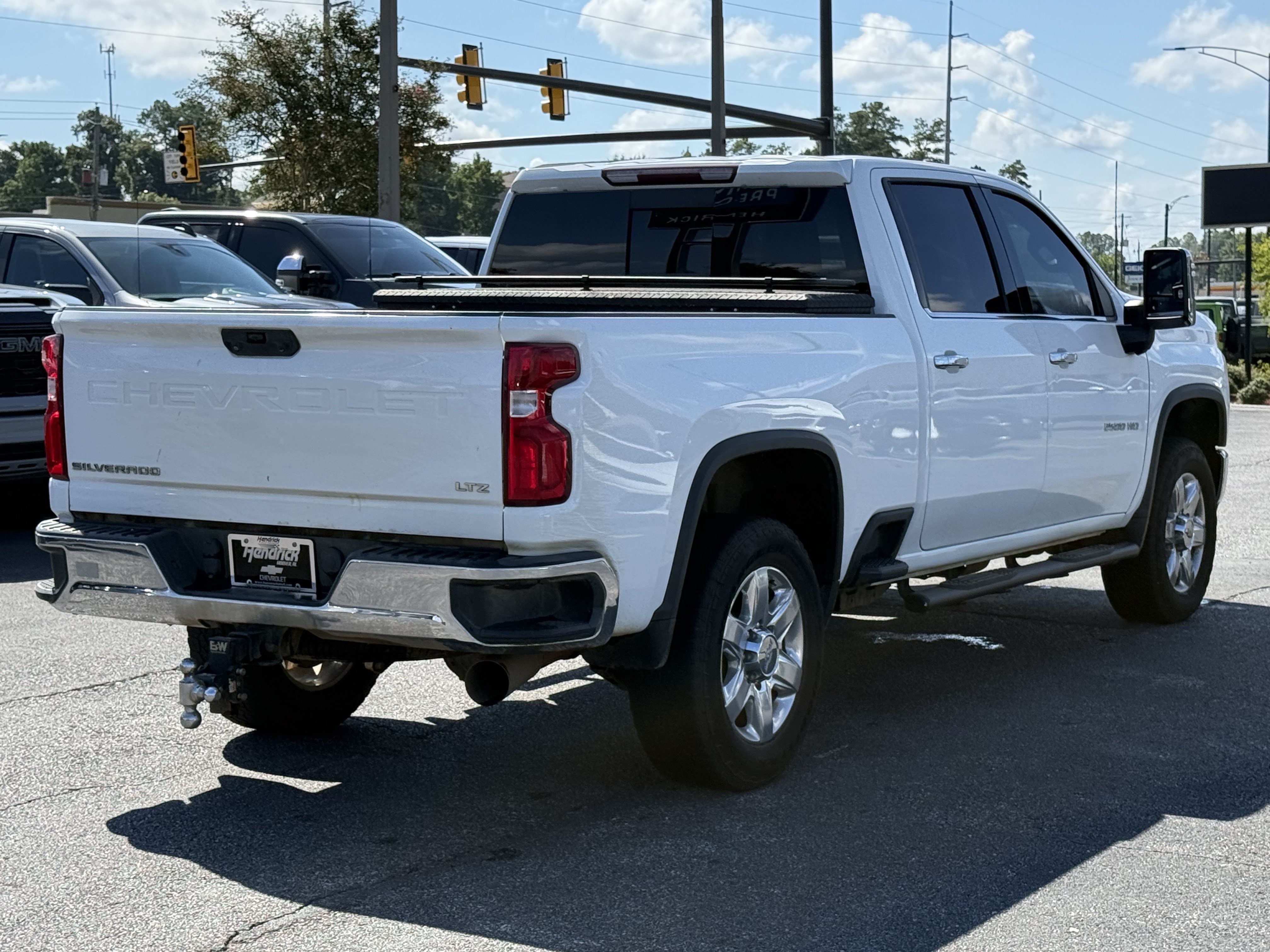 Used 2022 Chevrolet Silverado 2500 LTZ AWD/4WD image 11