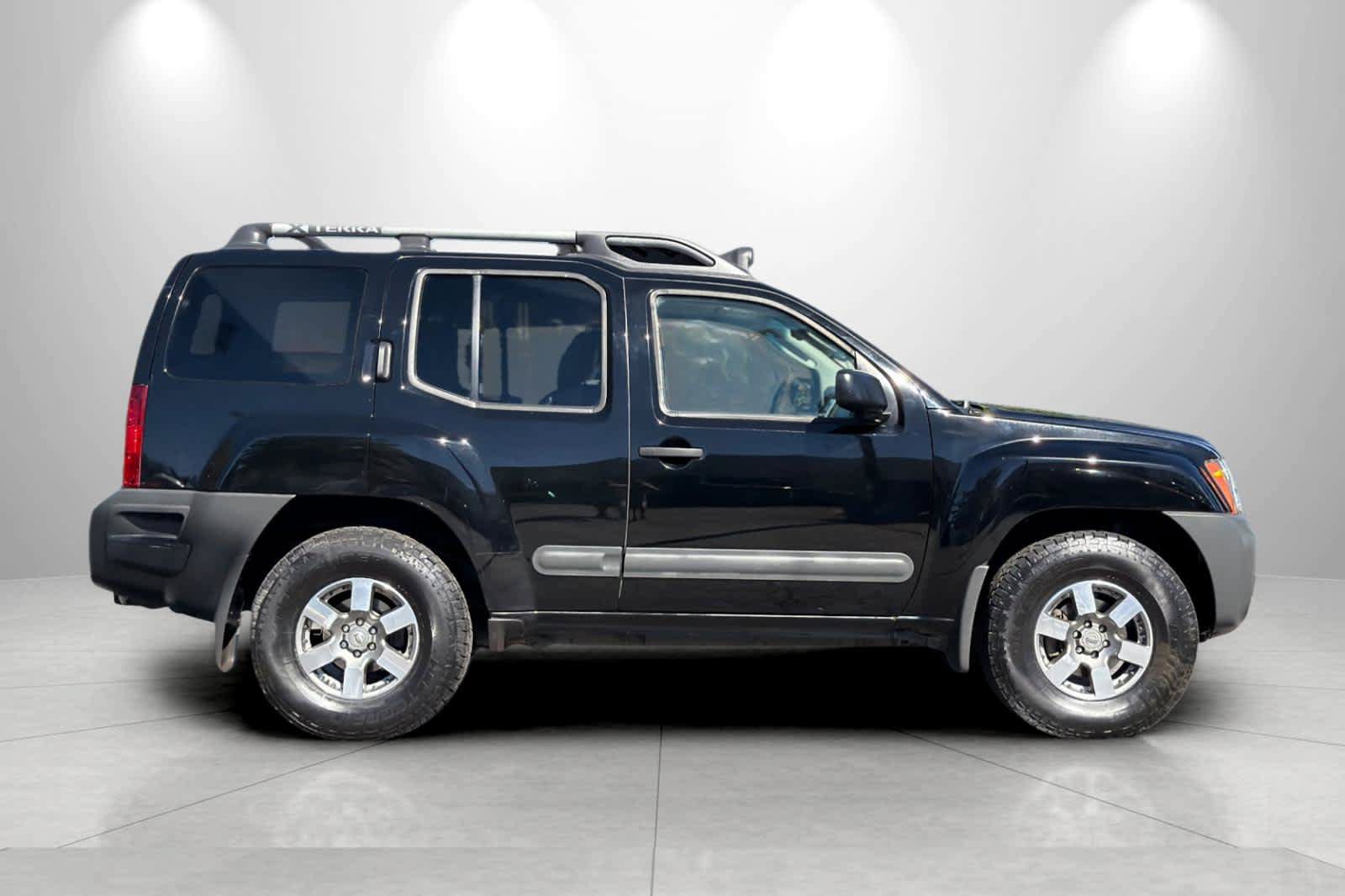 Used 2011 Nissan Xterra PRO-4X w/ Pro-4x Leather Pkg AWD/4WD image 8