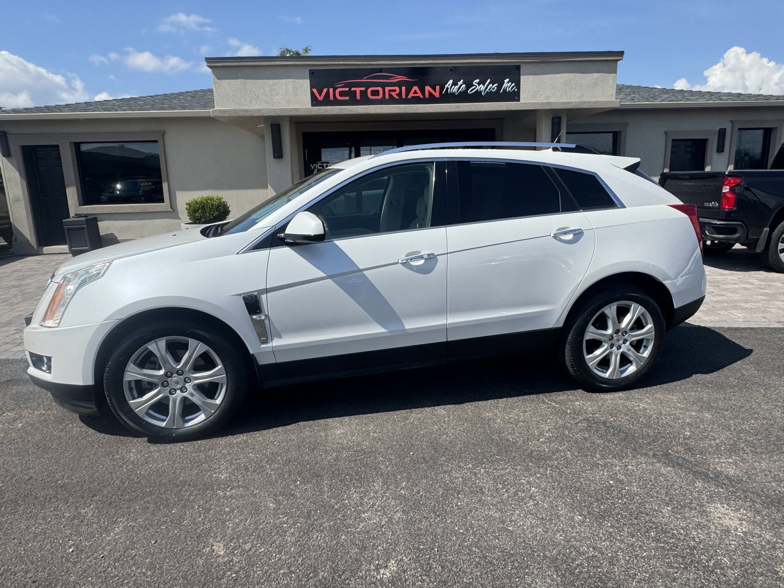 Used 2011 Cadillac SRX Premium AWD/4WD image 2