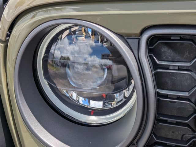 Used 2026 Jeep Gladiator Mojave AWD/4WD image 7