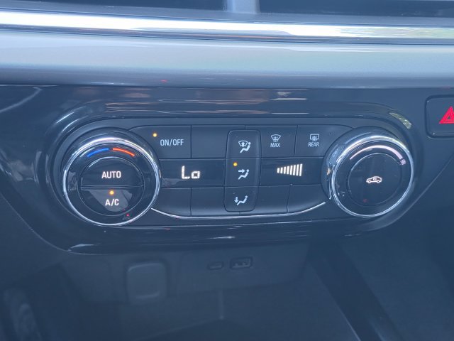 Used 2025 Chevrolet Trax LT FWD image 24