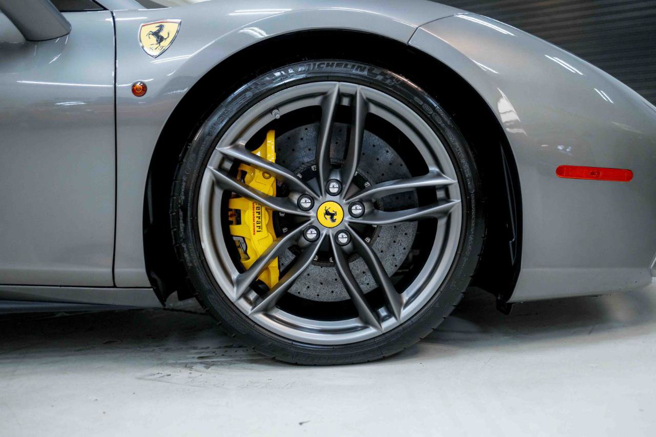 Used 2018 Ferrari 488 Spider image 40