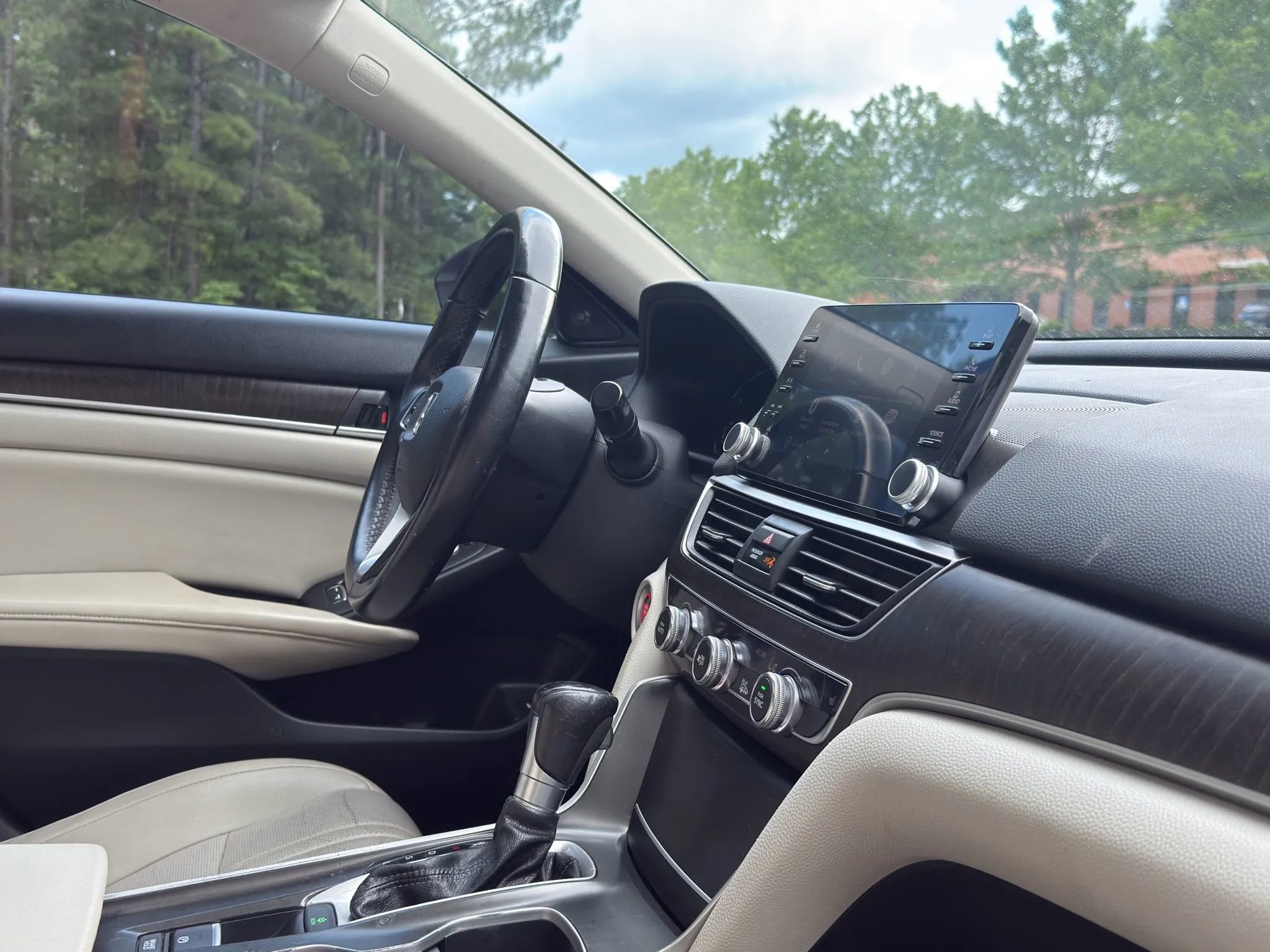 Used 2018 Honda Accord EX-L image 28