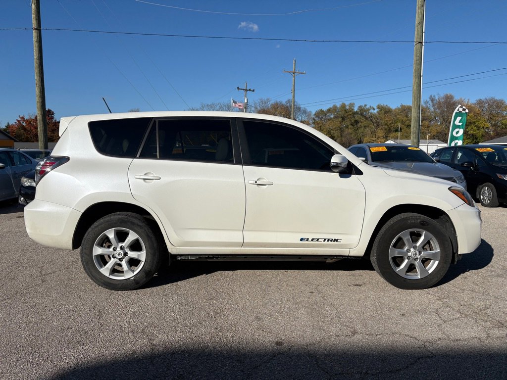 Used 2013 Toyota RAV4 EV FWD image 5