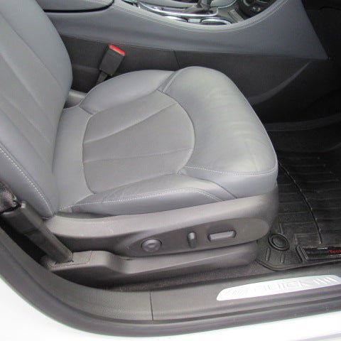 Used 2019 Buick Envision Essence FWD image 13