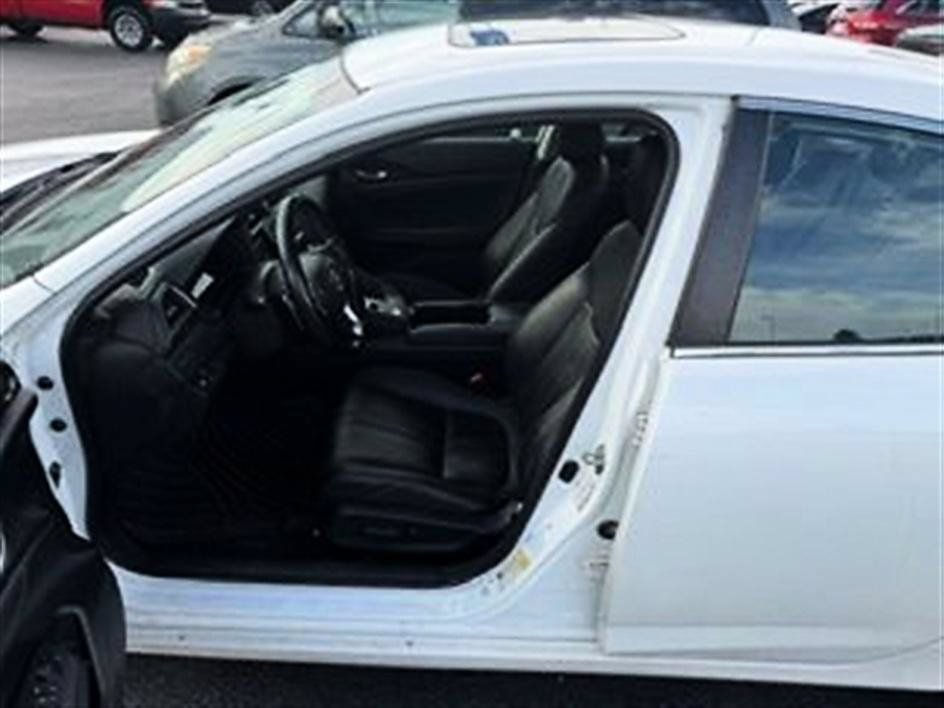 Used 2020 Honda Insight Touring image 2