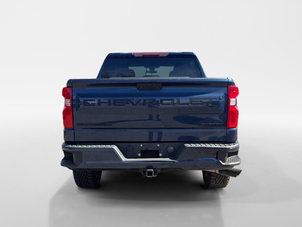 Used 2022 Chevrolet Silverado 1500 Custom w/ LPO, Blackout Package AWD/4WD image 5