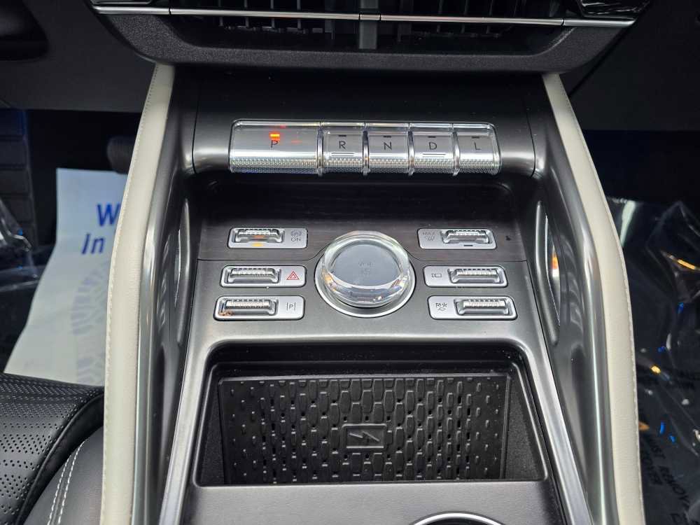 Used 2024 Lincoln Nautilus Reserve w/ Equipment Group 203A image 25