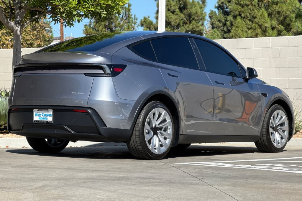 Used 2026 Tesla Model Y Long Range AWD/4WD image 7