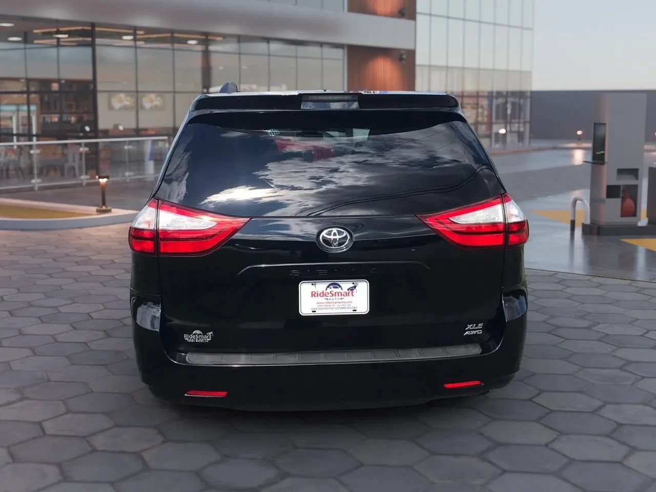 Used 2019 Toyota Sienna XLE AWD/4WD image 10