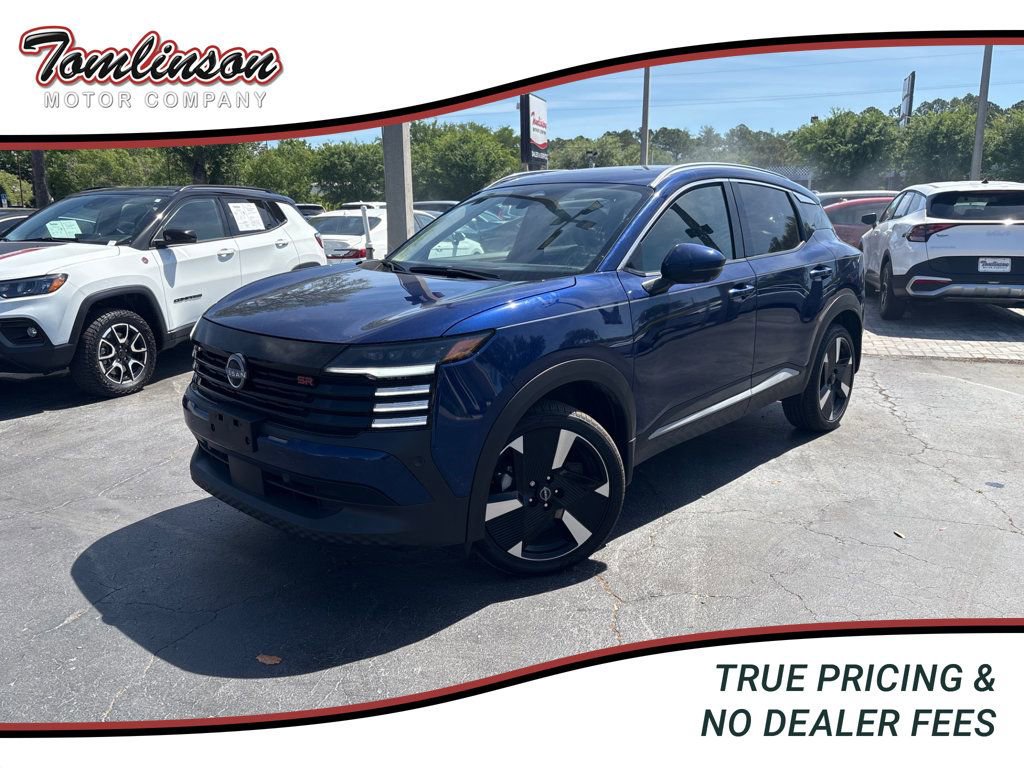 Used 2025 Nissan Kicks SR w/ SR Premium Package FWD image 1