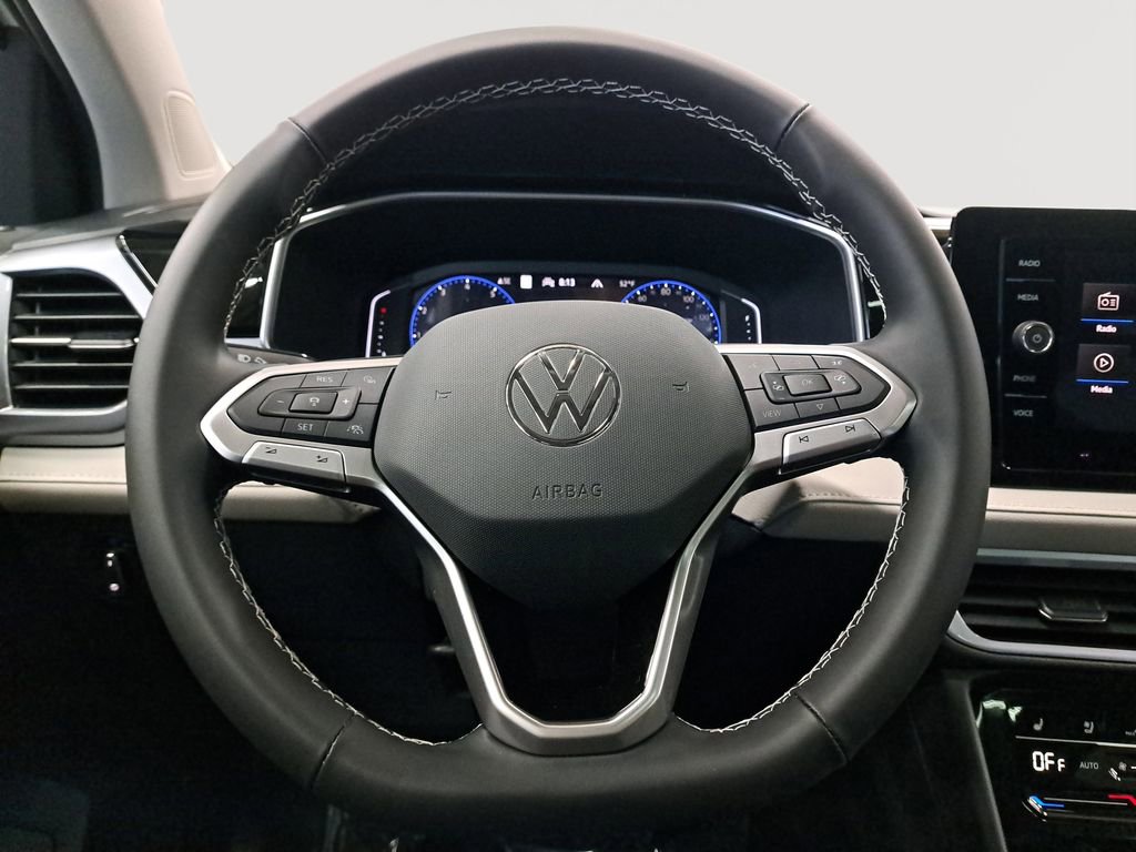 New 2025 Volkswagen Taos SEL image 21