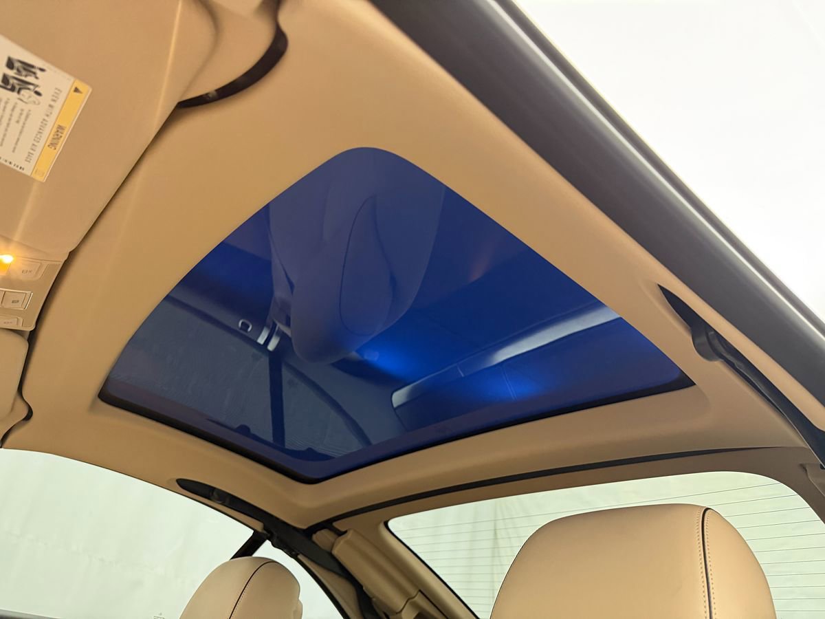 Used 2013 Mercedes-Benz SL 550 image 16
