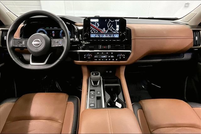 Used 2025 Nissan Pathfinder Platinum w/ Cargo Package FWD image 19