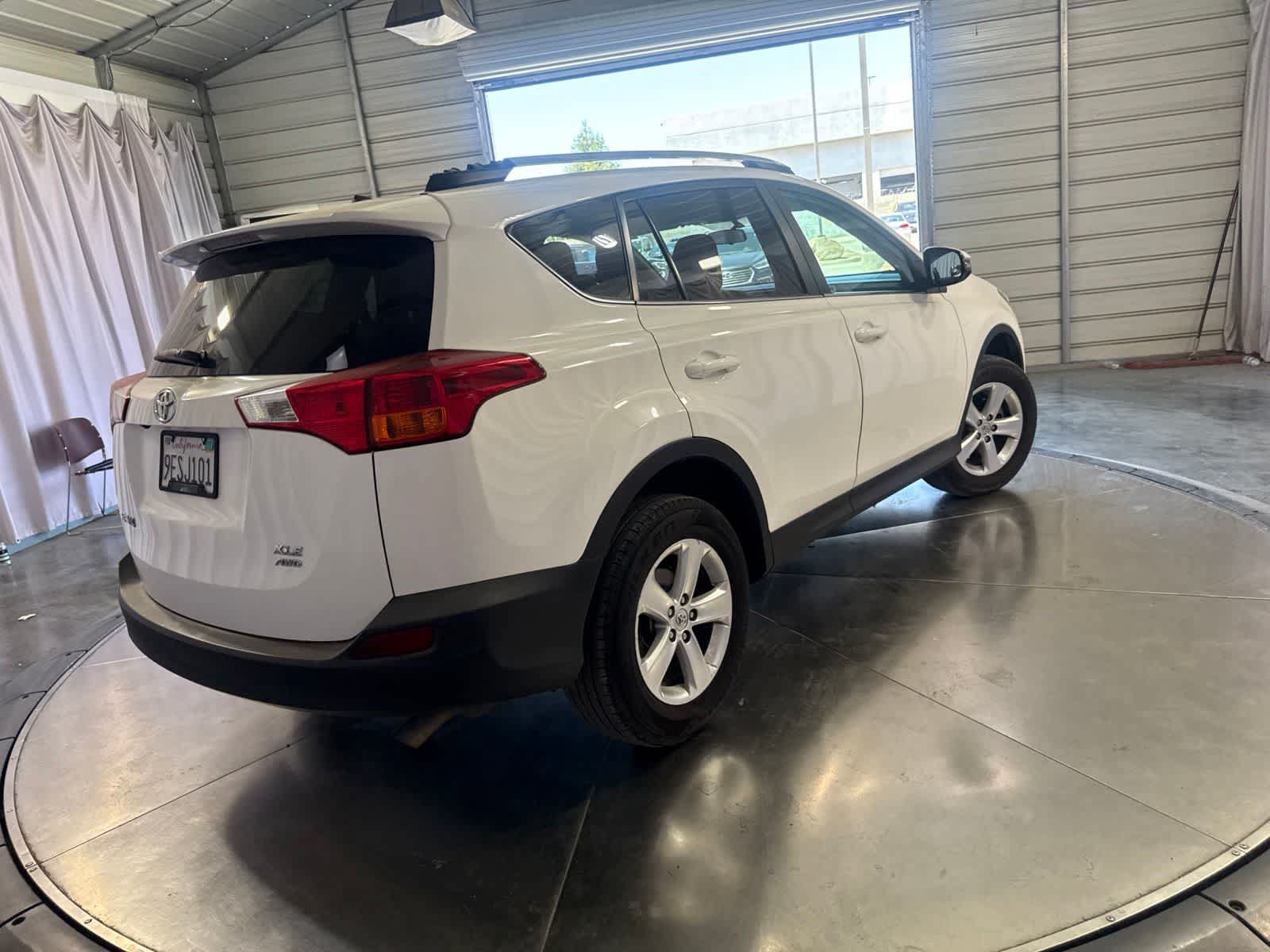 Used 2013 Toyota RAV4 XLE AWD/4WD image 5