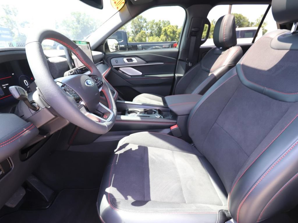 Used 2026 Ford Explorer ST w/ Sun And Sound Package RWD image 2