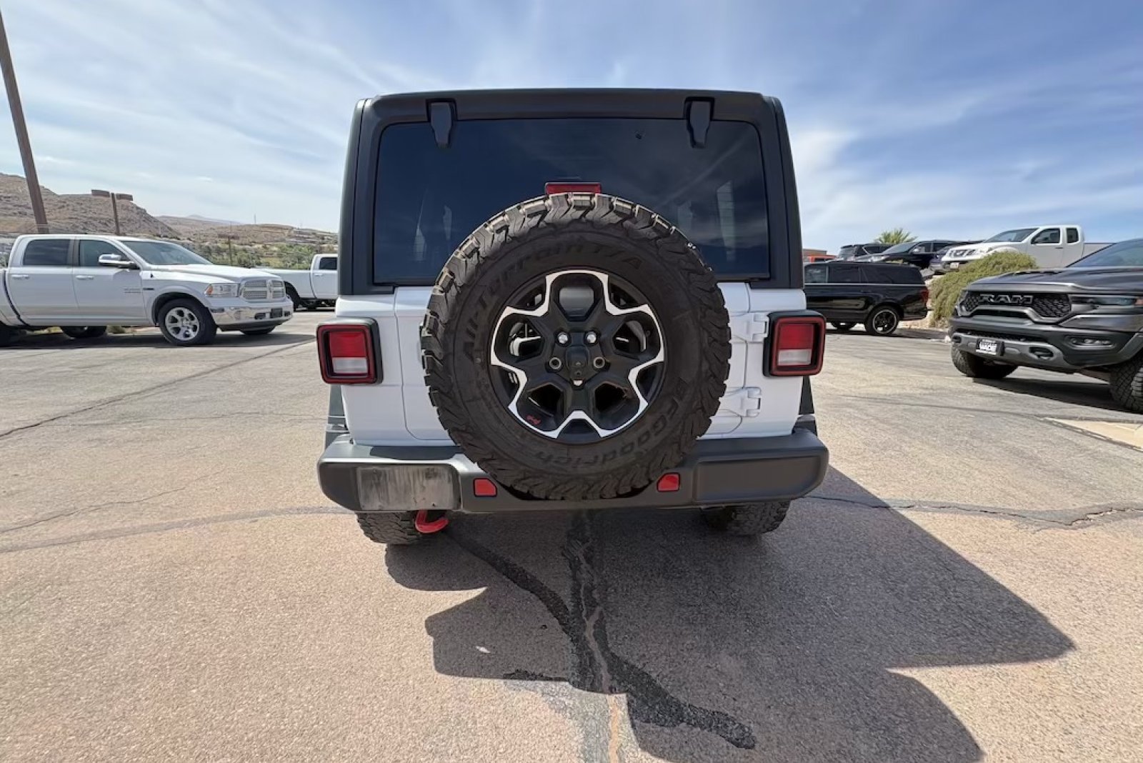 Used 2023 Jeep Wrangler Unlimited Rubicon AWD/4WD image 4