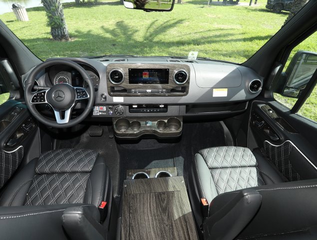 Used 2024 Mercedes-Benz Sprinter 3500 image 18