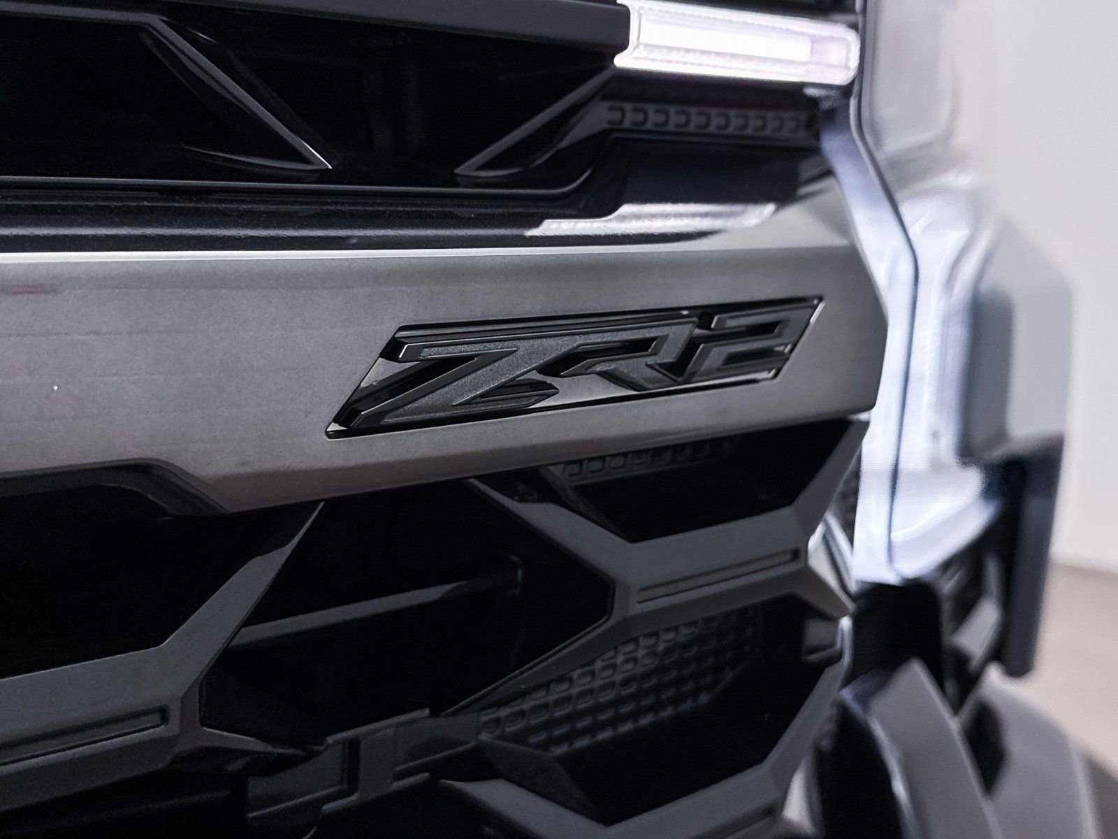 Used 2025 Chevrolet Silverado 1500 ZR2 w/ Technology Package image 3