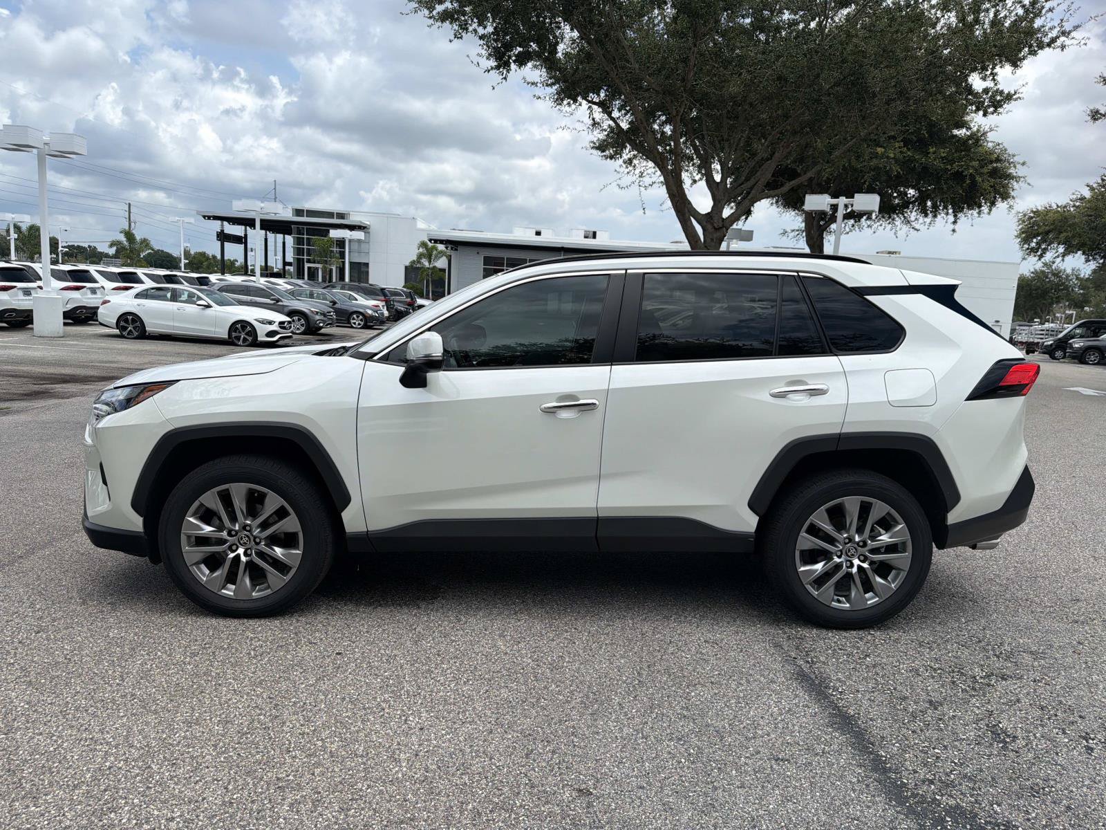 Used 2022 Toyota RAV4 Limited w/ Limited Grade Weather Package FWD image 6