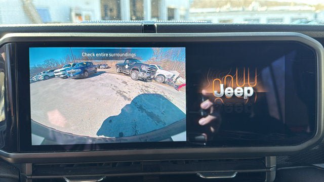 Certified 2025 Jeep Wrangler Unlimited Rubicon AWD/4WD image 17