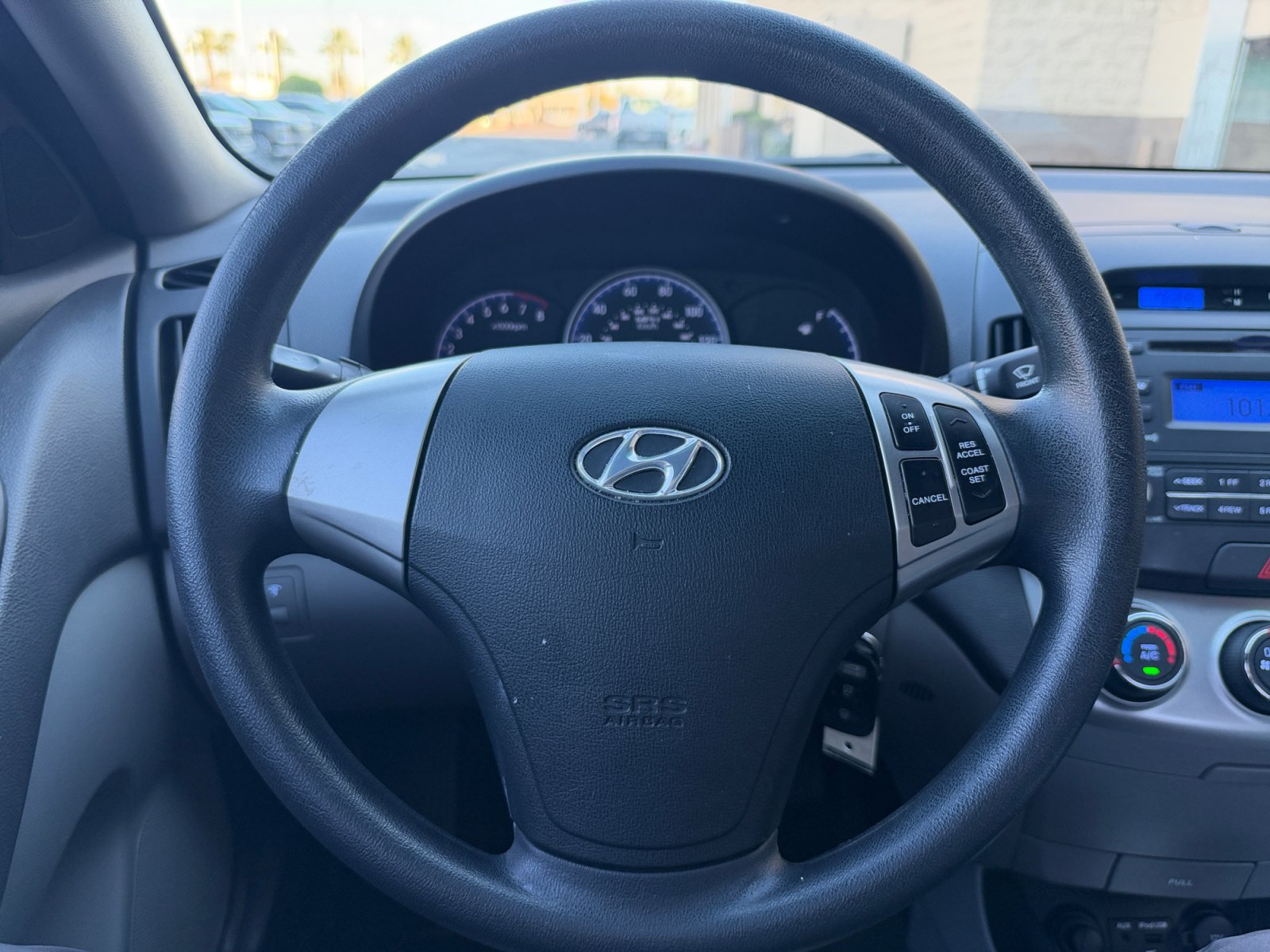 Used 2010 Hyundai Elantra GLS FWD image 9