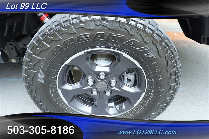 Used 2022 Jeep Gladiator Rubicon w/ Cold Weather Group AWD/4WD image 3
