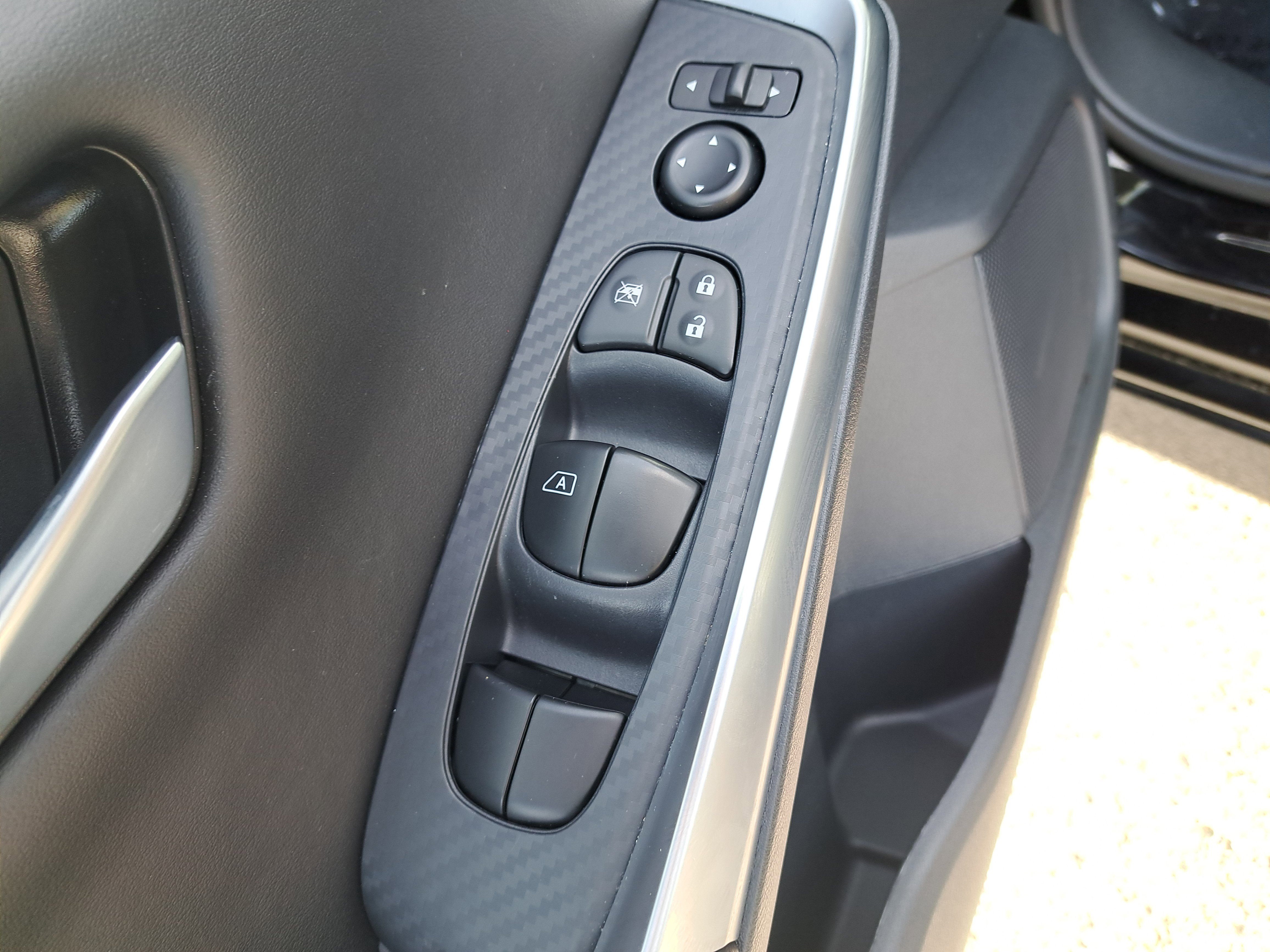 Certified 2025 Nissan Sentra SR image 15