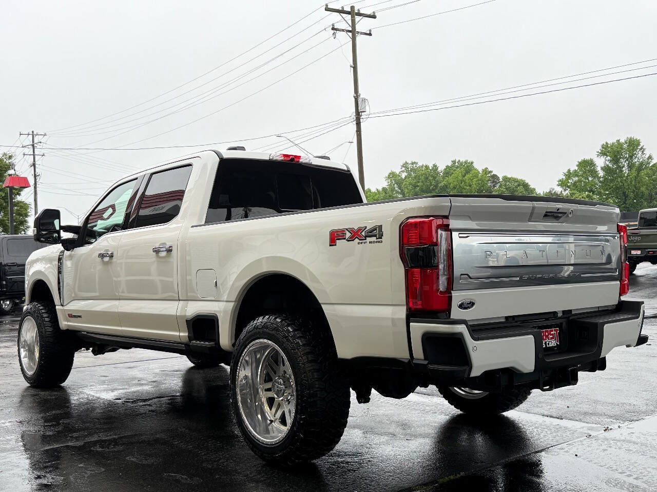 Used 2024 Ford F350 Platinum w/ FX4 Off-Road Package image 5