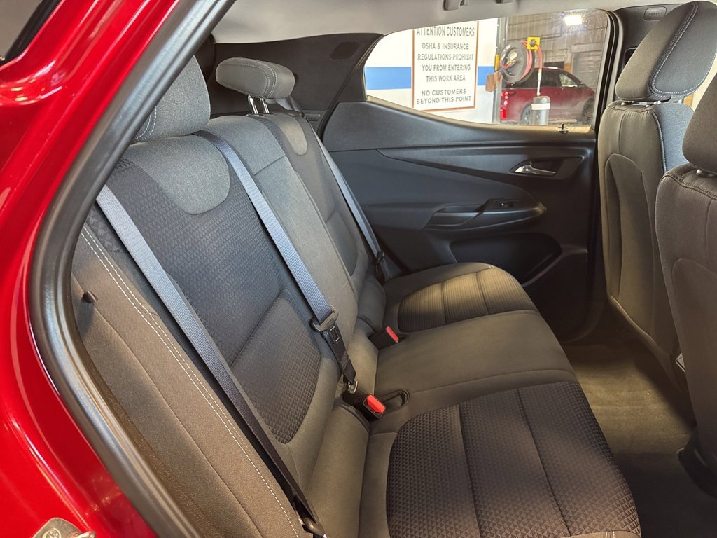 Used 2023 Chevrolet Bolt EUV LT w/ Comfort Package image 28