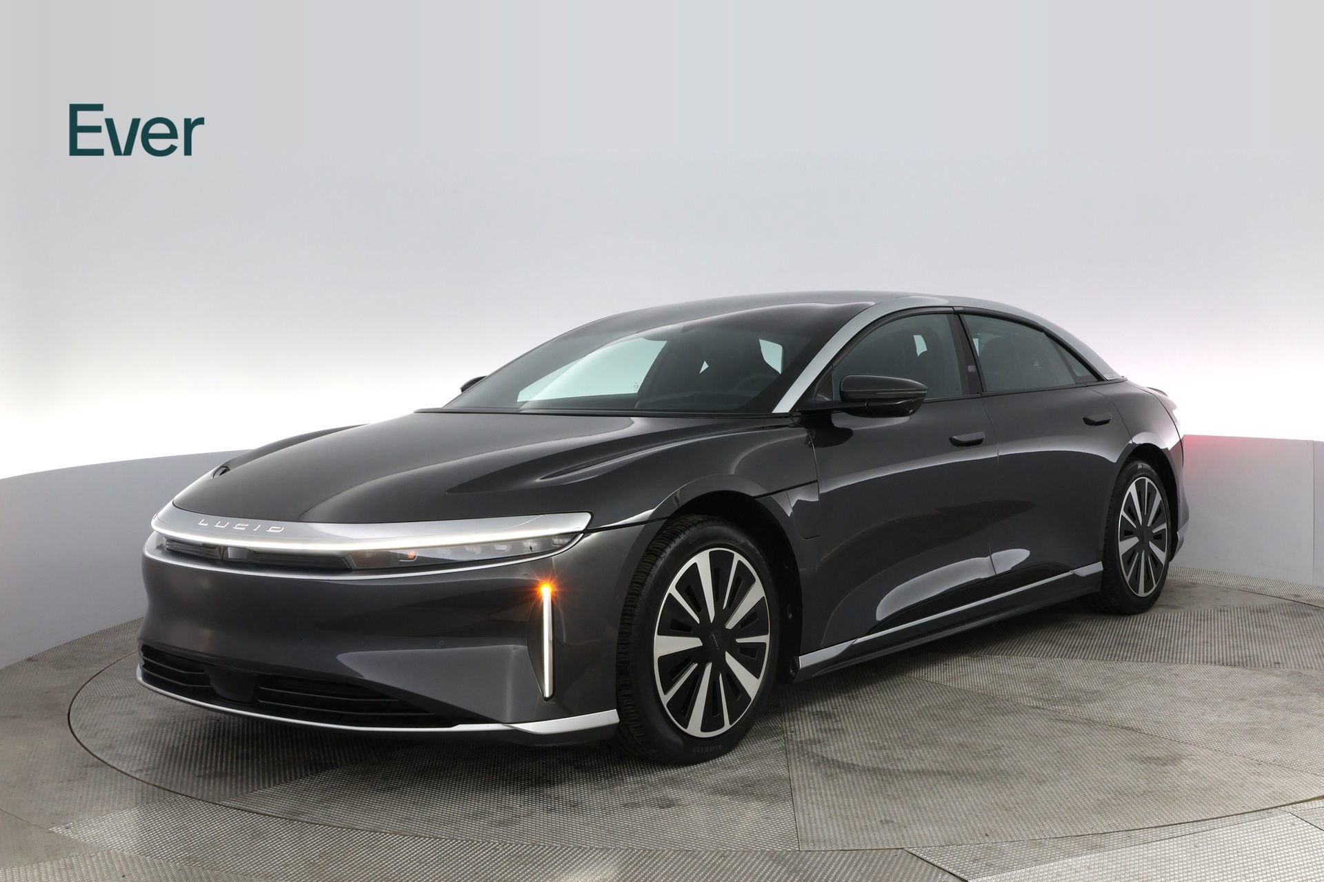 Used 2023 Lucid Air Touring image 2