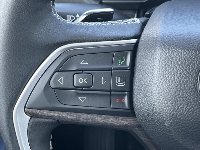 Used 2025 Jeep Grand Cherokee L Limited AWD/4WD image 30