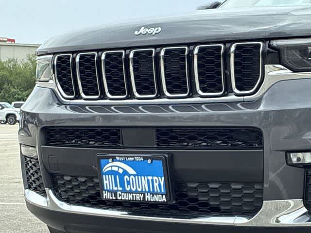 Used 2023 Jeep Grand Cherokee L Limited AWD/4WD image 12