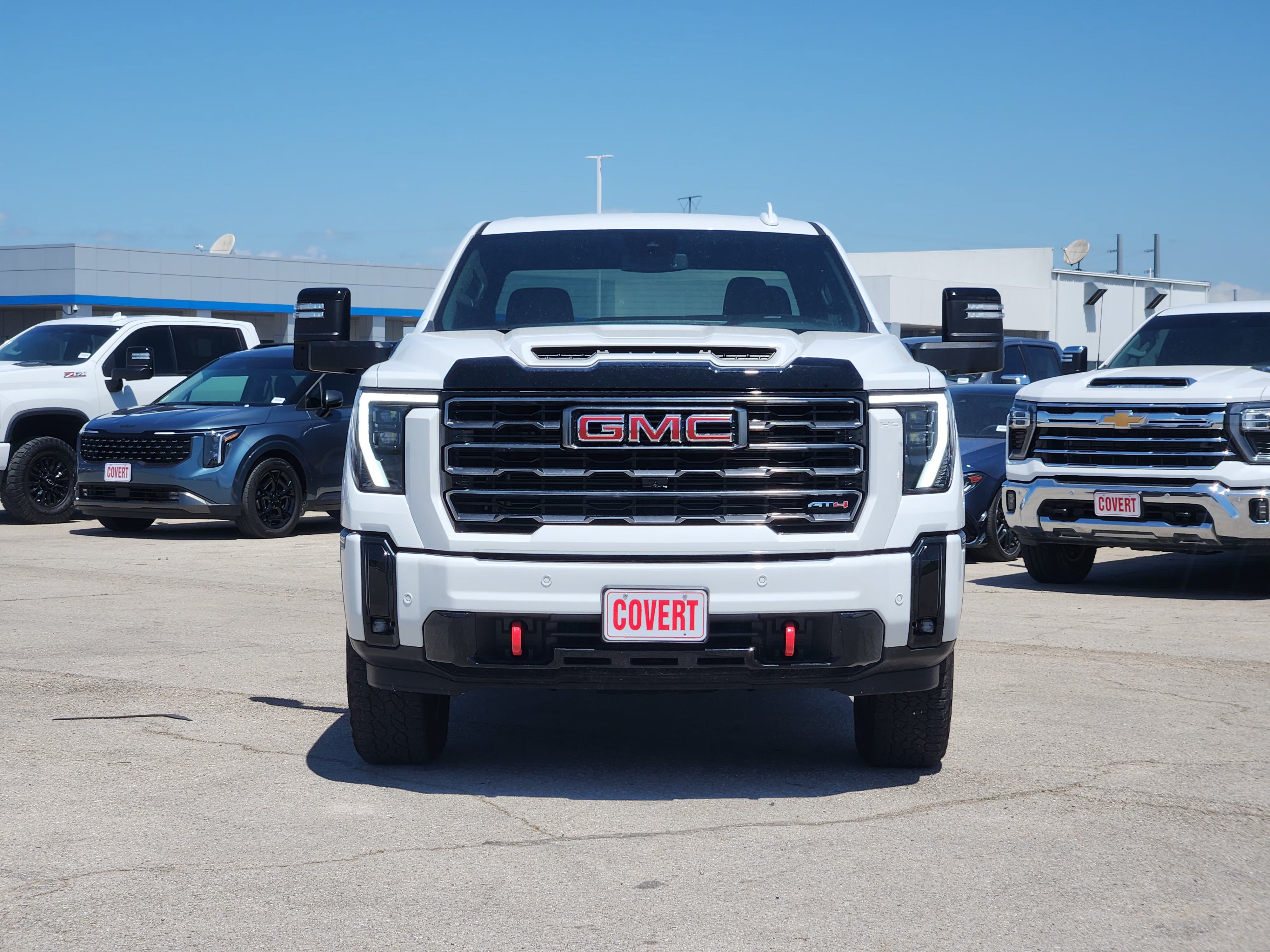 Used 2025 GMC Sierra 2500 AT4 AWD/4WD image 2