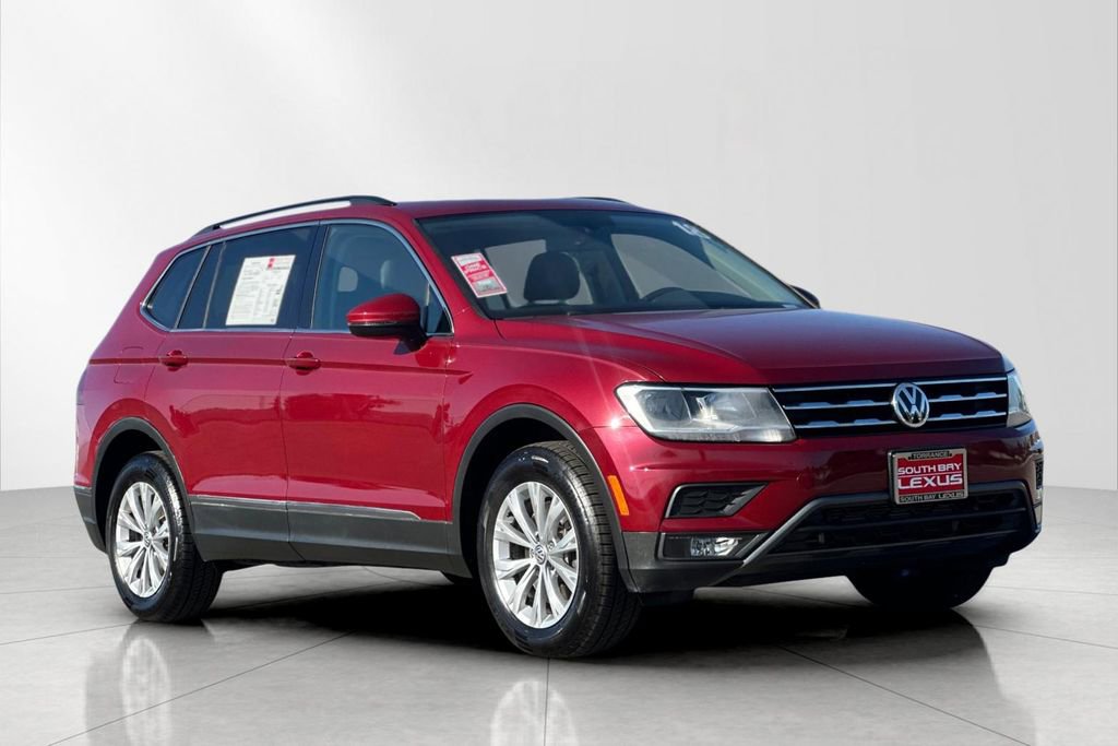Used 2018 Volkswagen Tiguan SE w/ Panoramic Sunroof Package image 8