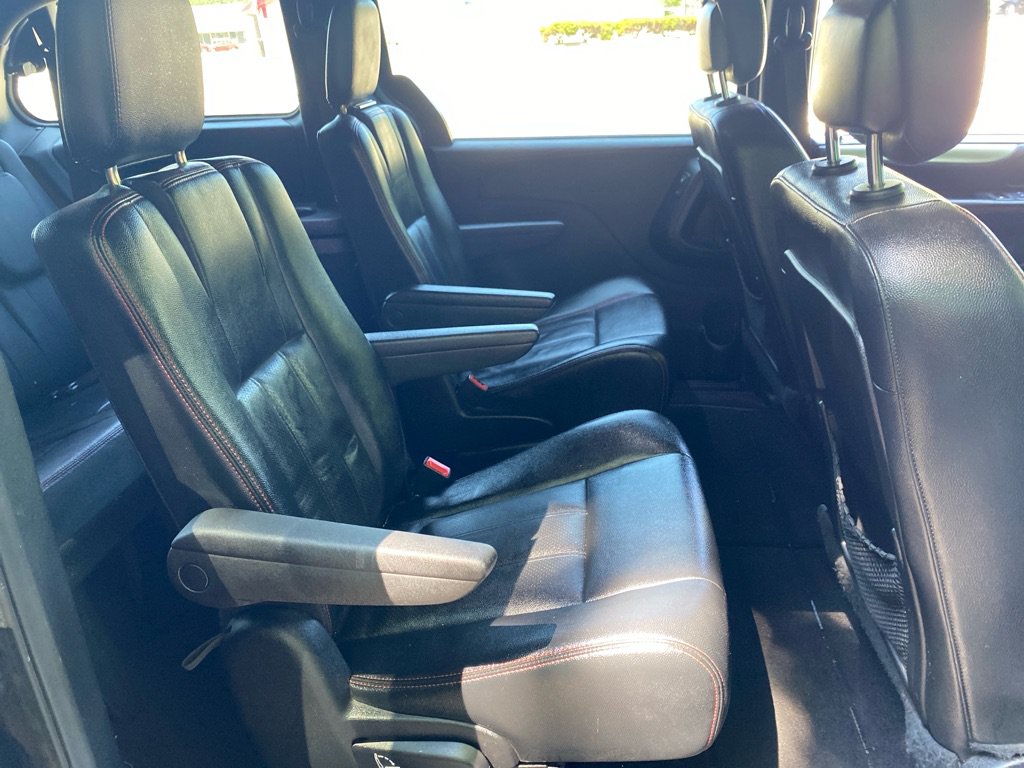 Used 2016 Dodge Grand Caravan R/T FWD image 19