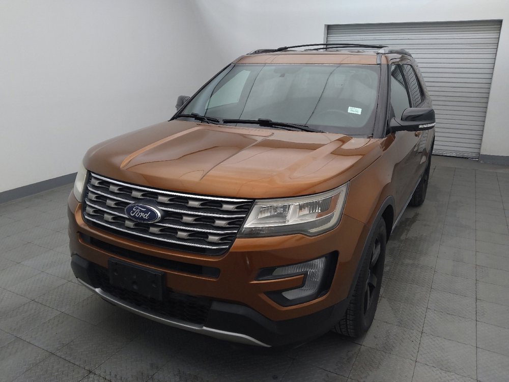 Used 2017 Ford Explorer XLT image 15