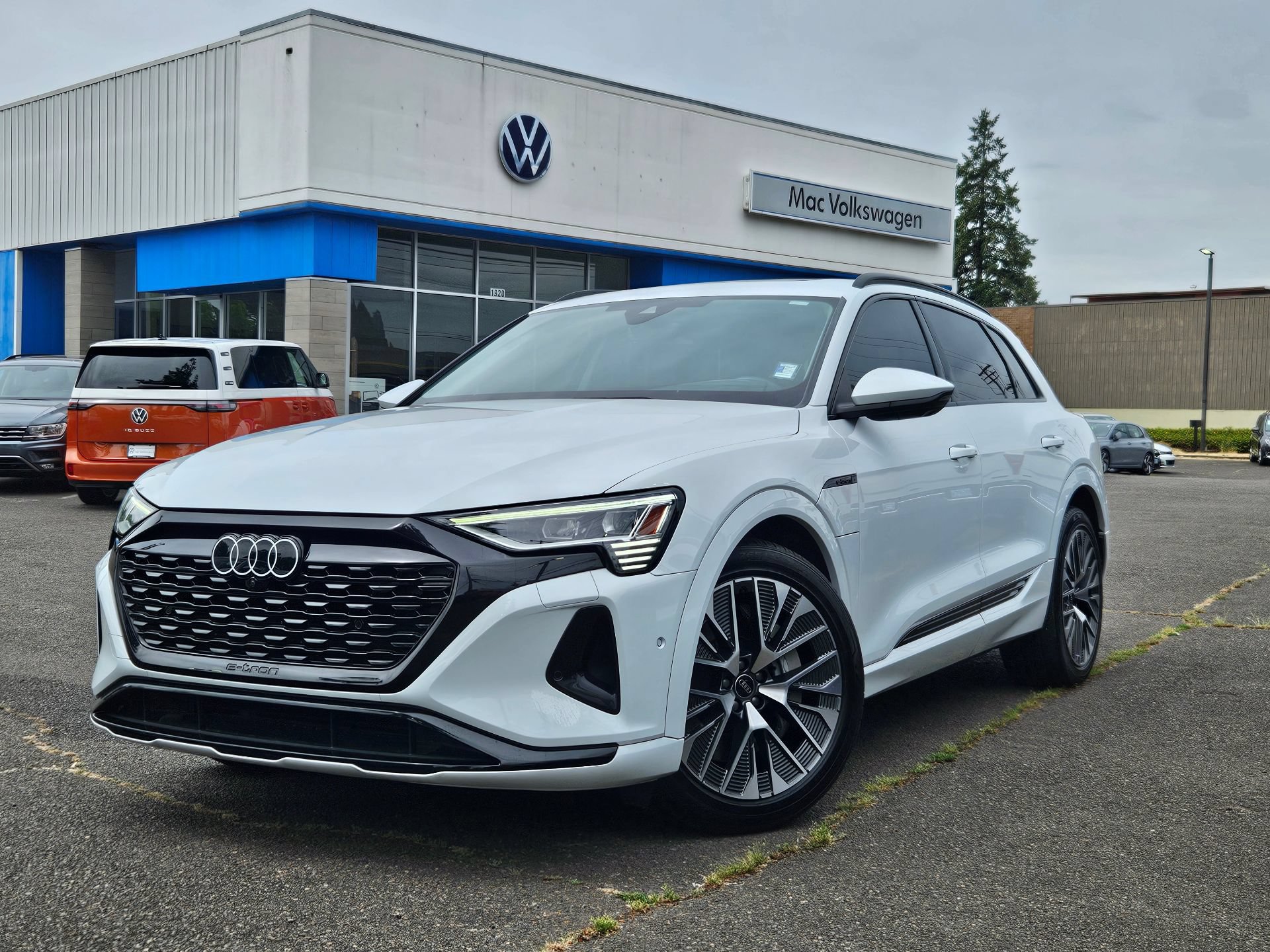Used 2024 Audi Q8 e-tron Premium Plus w/ Premium Plus Package