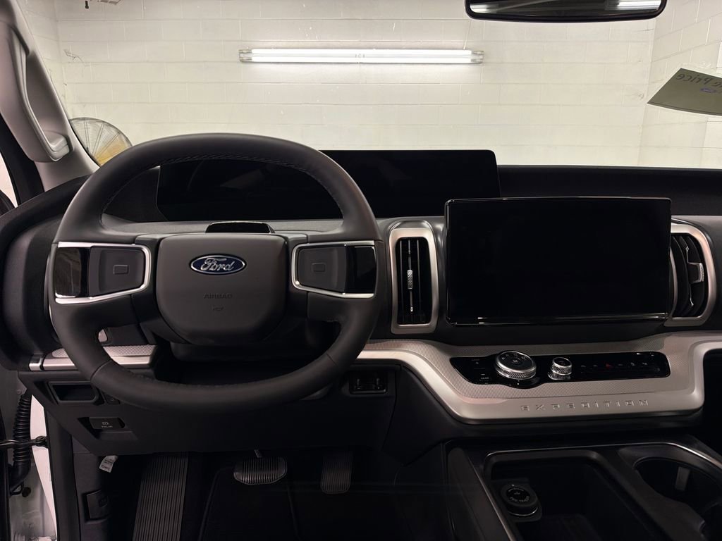 New 2026 Ford Expedition Active image 8