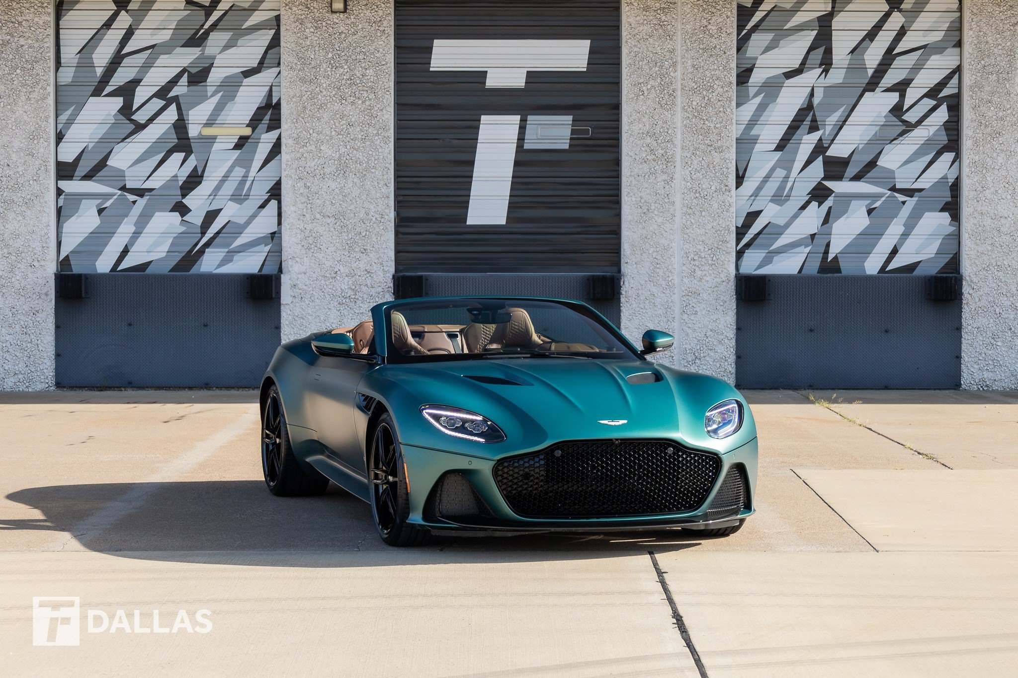 Used 2023 Aston Martin DBS Superleggera Volante RWD image 1