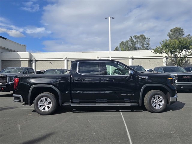 New 2026 GMC Sierra 1500 SLE w/ Preferred Package image 3