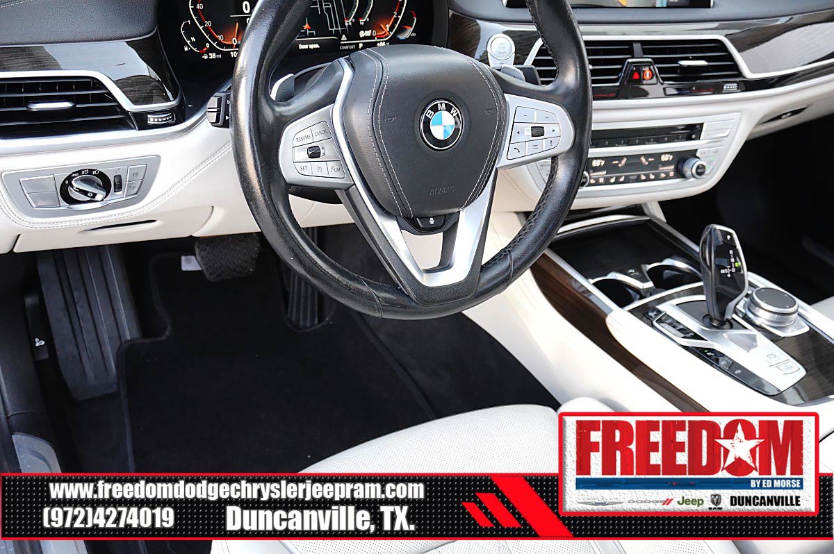 Used 2021 BMW 740i w/ Premium Package RWD image 26