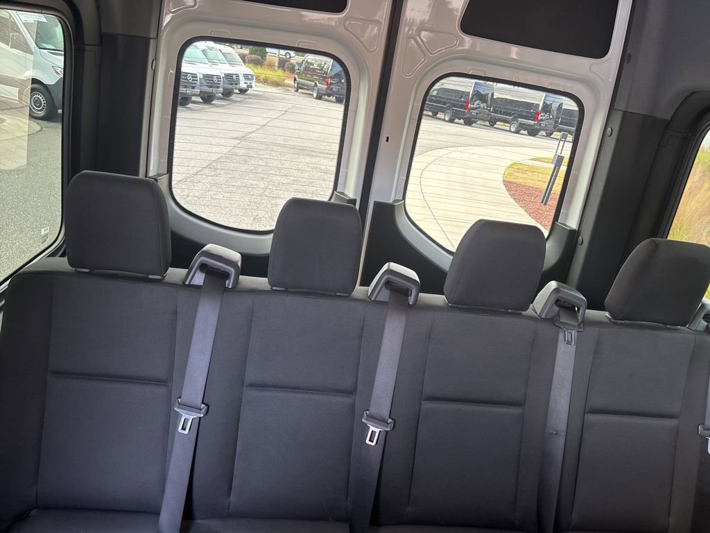 Used 2024 Mercedes-Benz Sprinter 2500 image 25