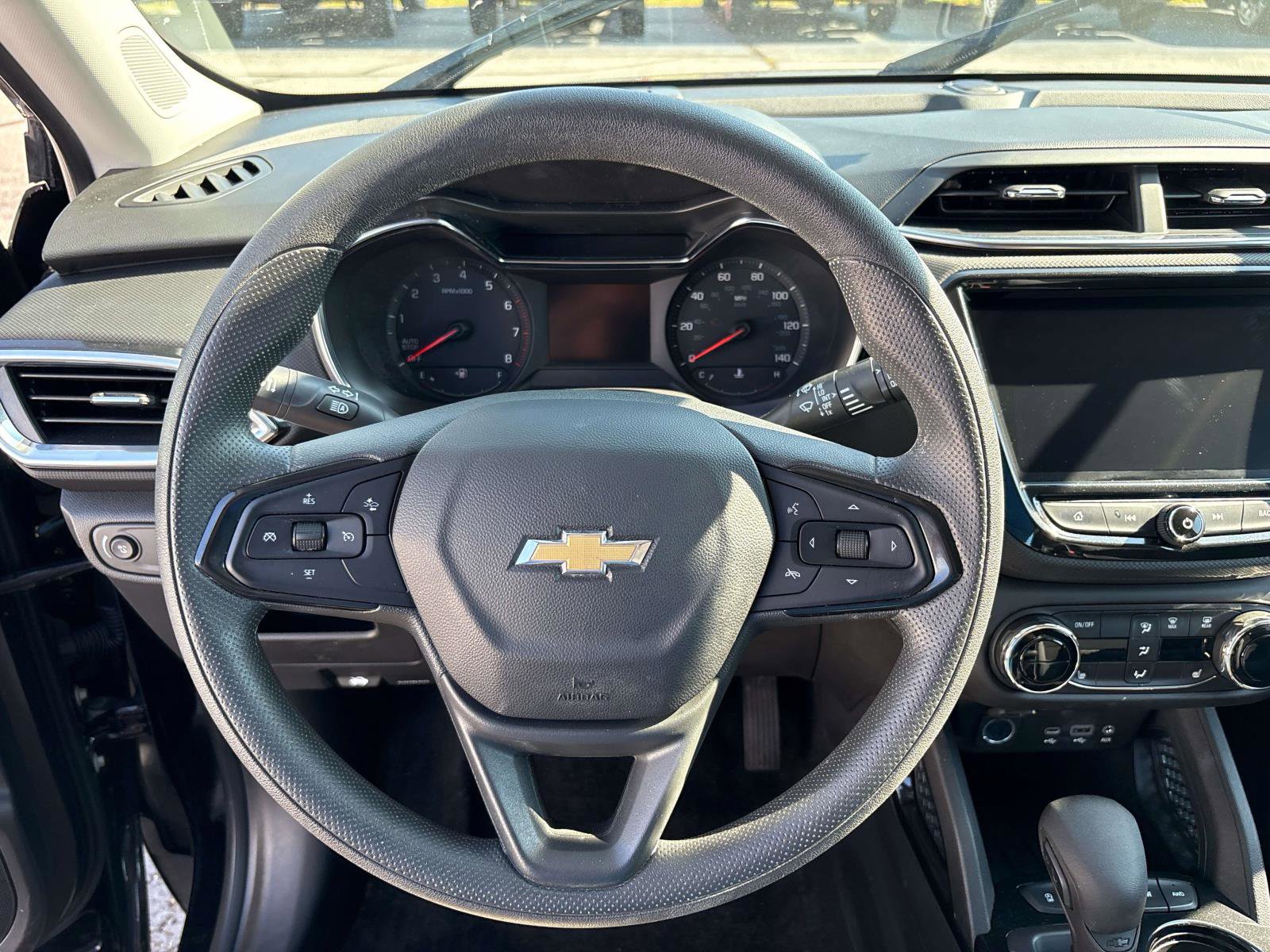 Used 2023 Chevrolet TrailBlazer LT w/ Convenience Package AWD/4WD image 9